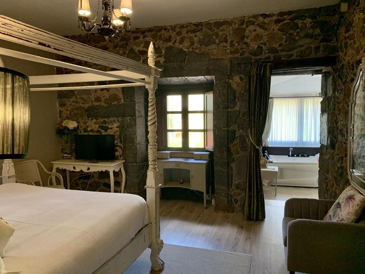 Akla Hotel Palacio Torre De Ruesga Calseca 객실 사진